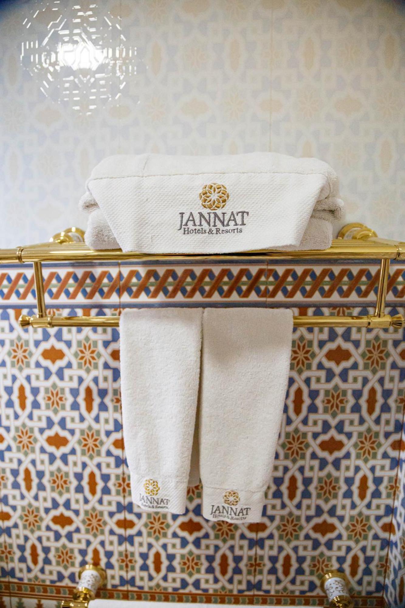 Jannat Resort Osh Habitación foto