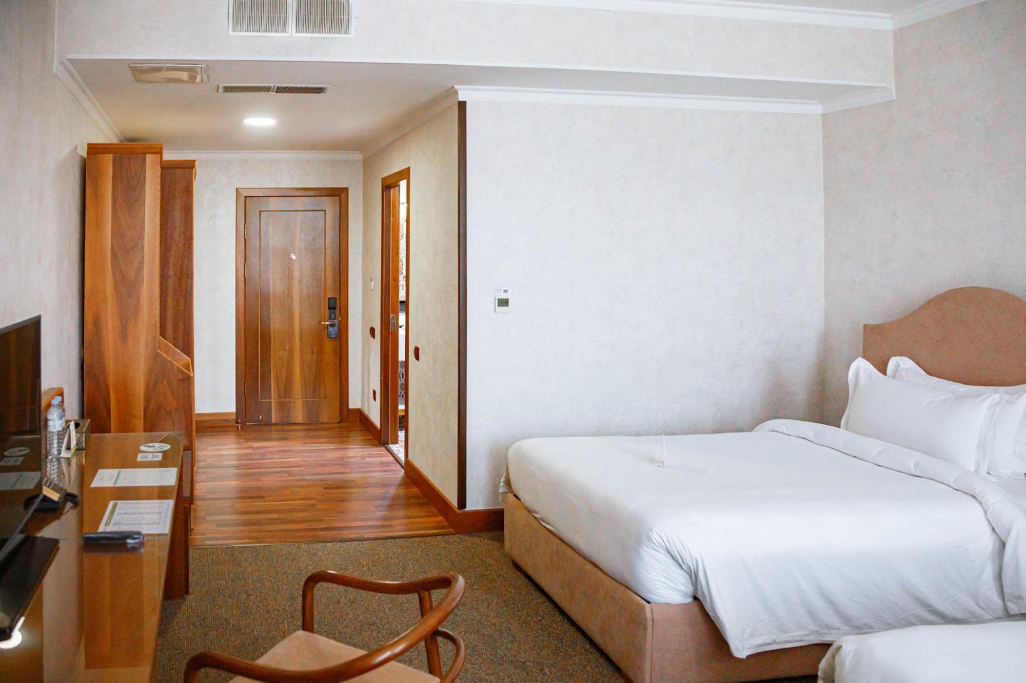 Jannat Resort Osh Habitación foto